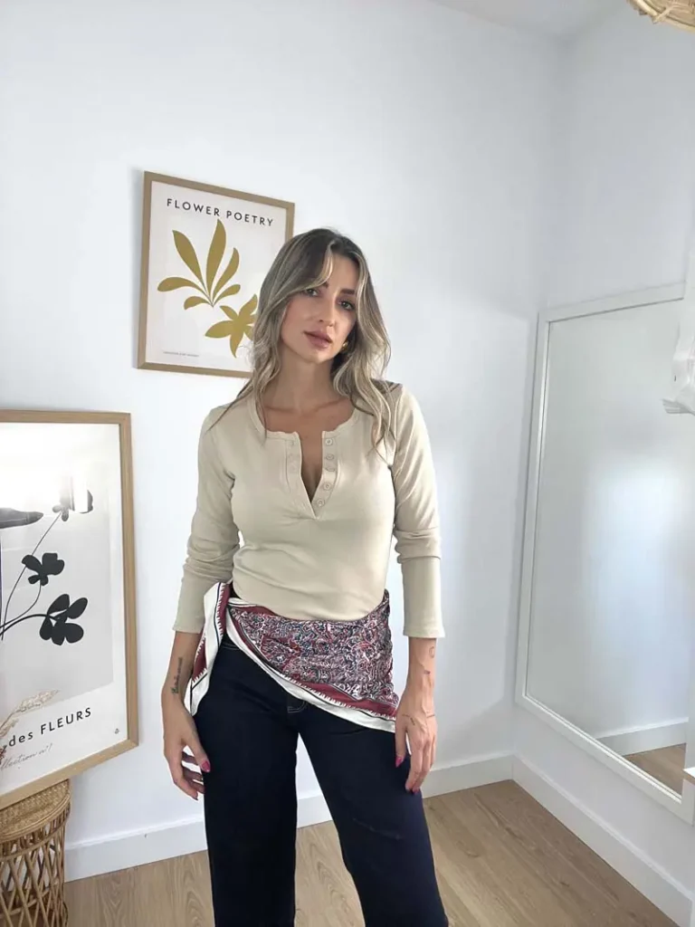 camiseta-cuello-henley-canale-beige