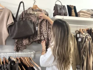 shopping-therapy-comprando