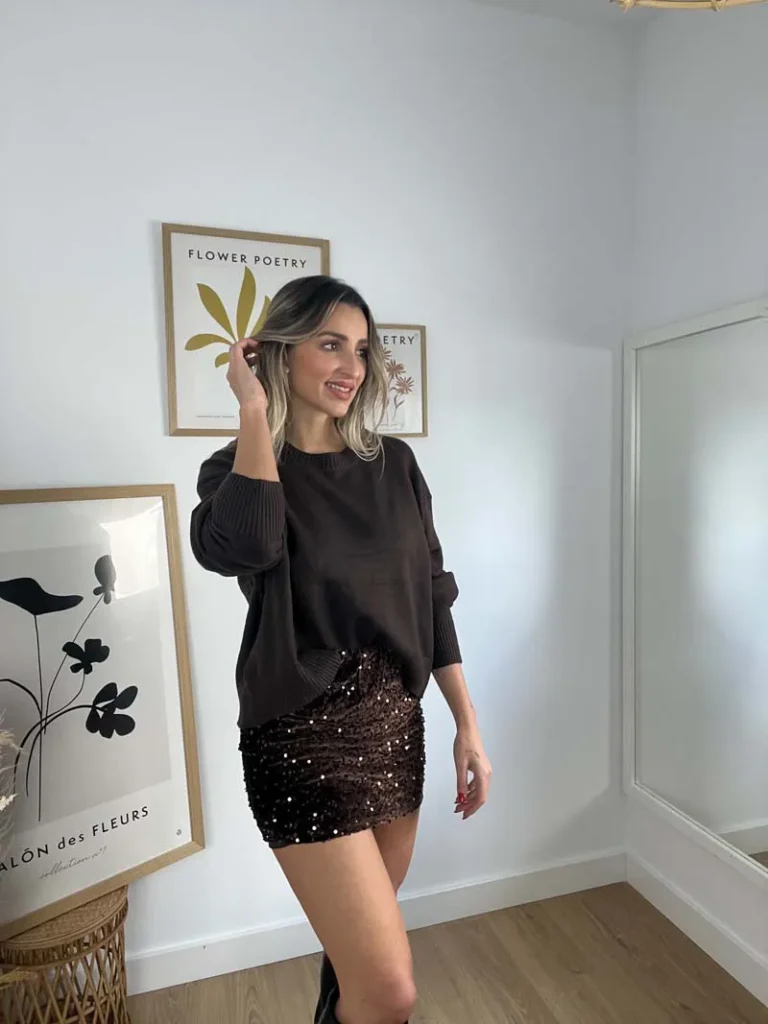 FALDA-LENTEJUELAS-MARRON-MODELO