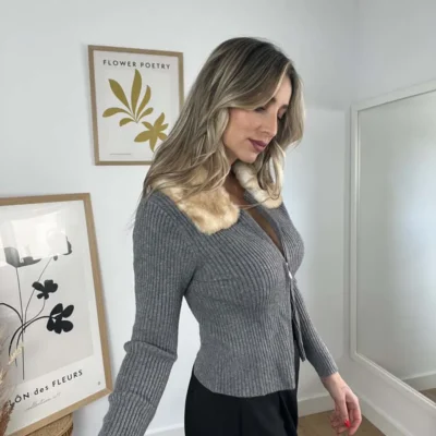 REBECA-PELO-CUELLO-GRIS-PERFIL